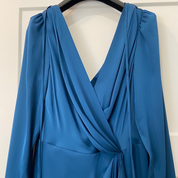 BCBG Formal Gown, size 6 NWT - Picture 4 of 4